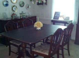 16 Carleton Rd, West Hartford, CT 06107