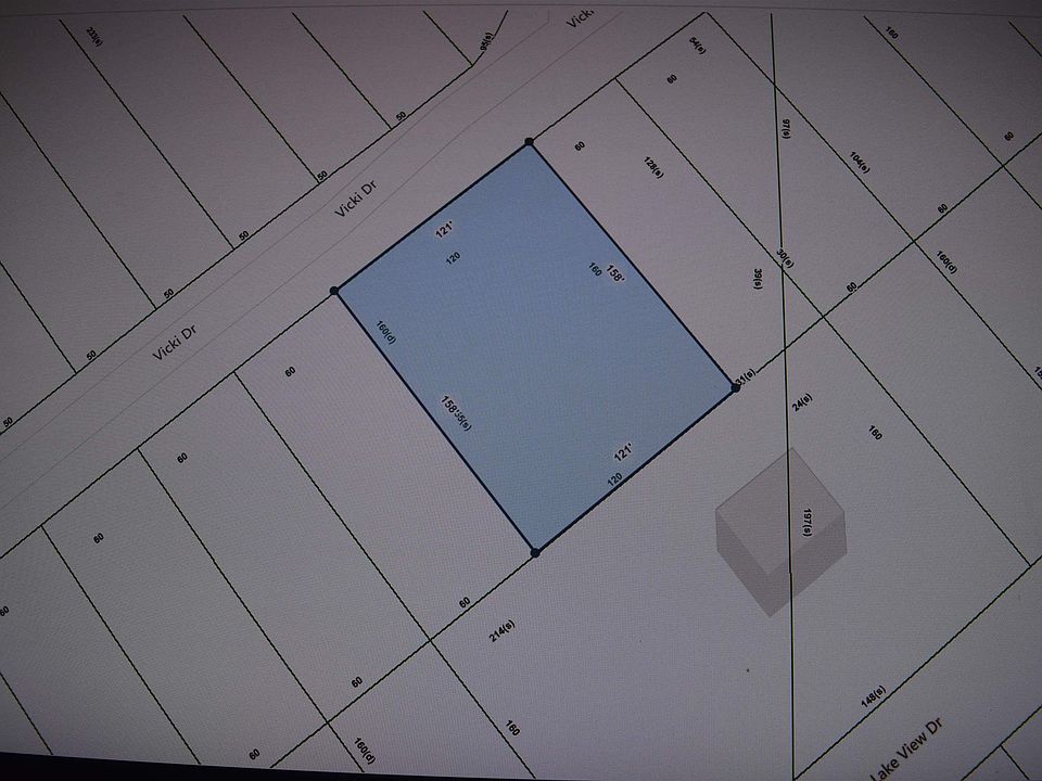 2nd image of 10 Vicki Dr #10