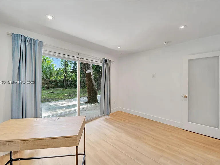 14995 NE 9th Ave — Photo 22