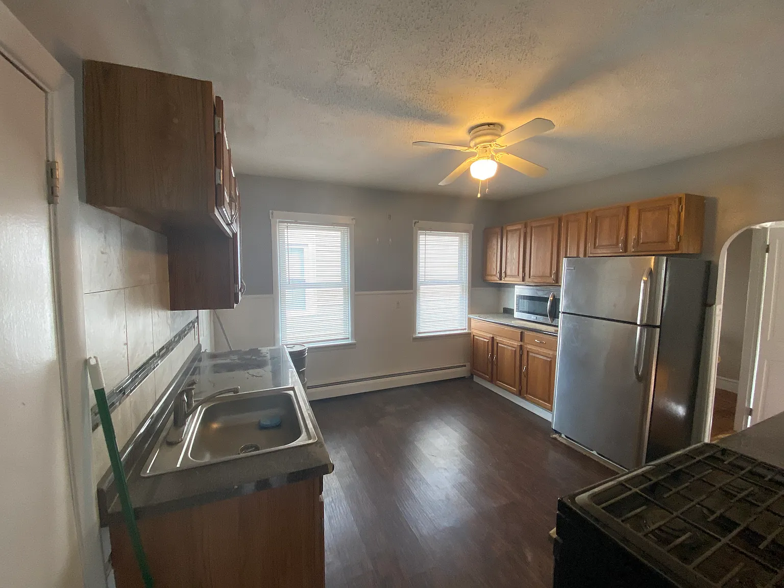 2 bed, 700 sqft, $1,800 — Photo 2
