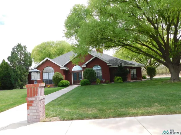 12 Berrendo Meadows Cir, Roswell, NM 88201