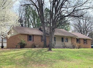 909 Albert St, Dexter, MO 63841