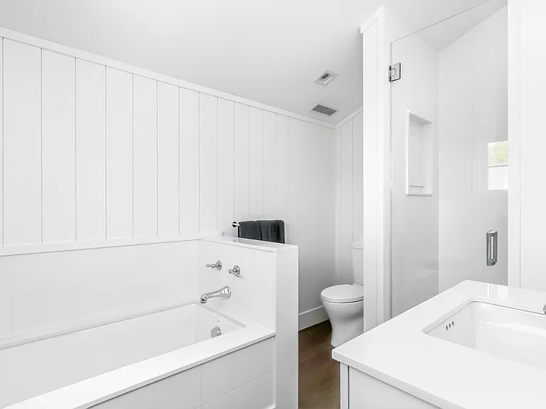 53 Bay Ave — Photo 38