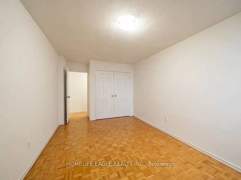 5 Glamorgan Ave — Photo 7