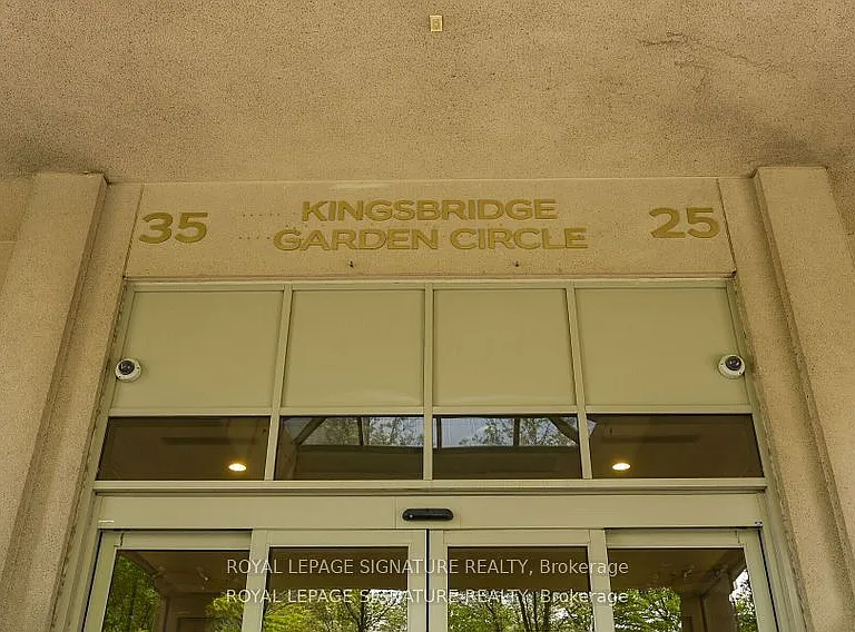 25 Kingsbridge Garden Cir #923 — Photo 5