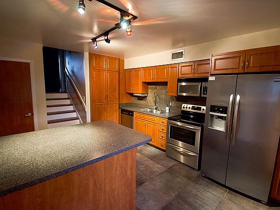 3rd image of 4505 W La Villa Ln