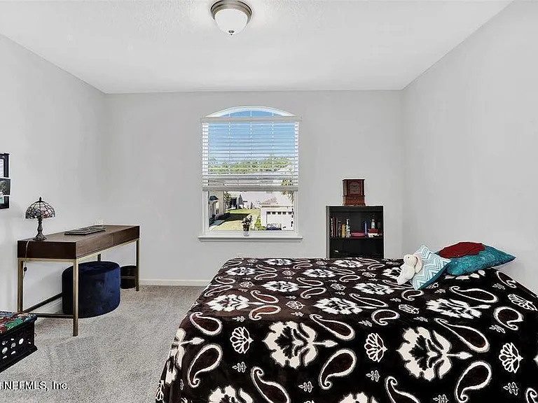 511 Richmond Dr — Photo 12