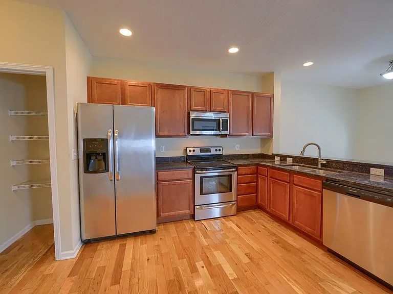 1354 Ida Ave — Photo 10