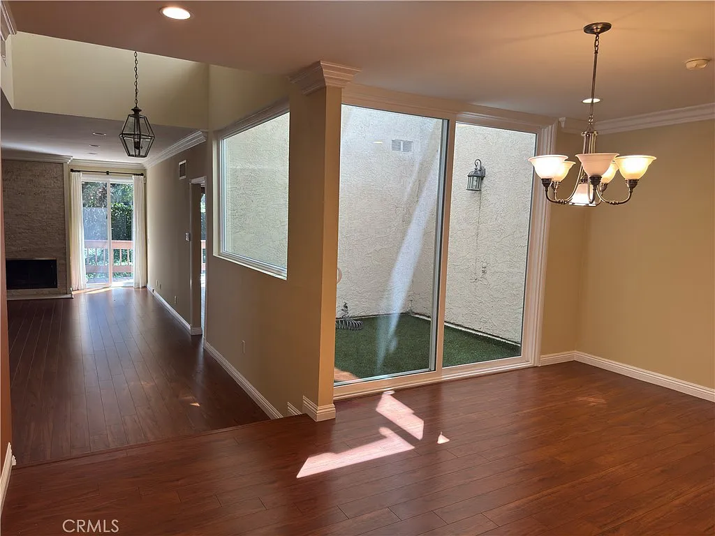 3 bed, 2167 sqft, $5,500 — Photo 4