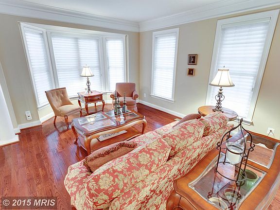 3rd image of 9221 Treasure Oak Ct