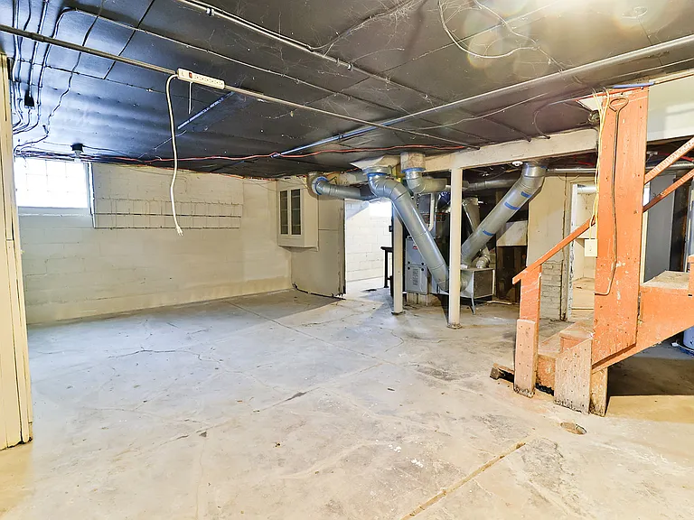 343 S Charles St — Photo 38