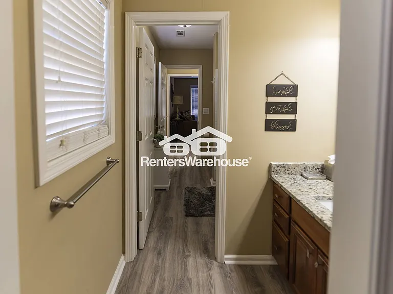 1900 Enfield Ct — Photo 38
