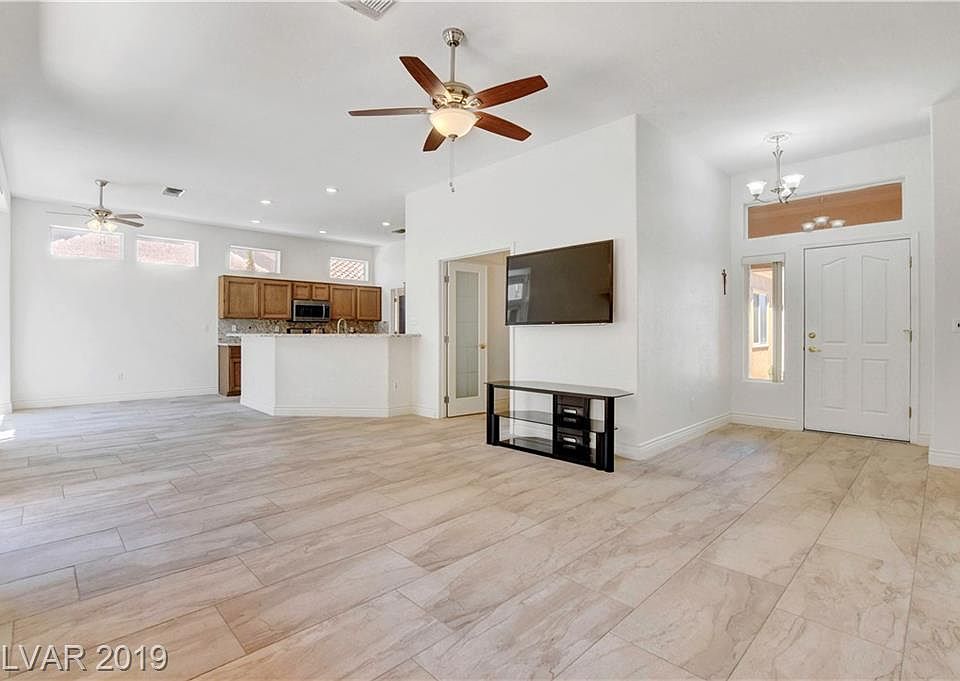 1st image of 3017 Childress Dr