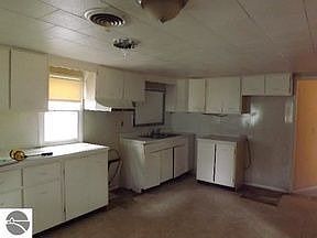 5th image of 2218 Richter St
