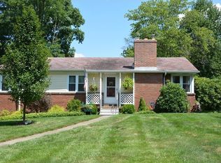 202 Forestwood Dr, Gibsonia, PA 15044