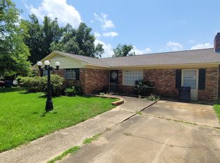 1577 Azalea Dr, Clarksdale, MS 38614