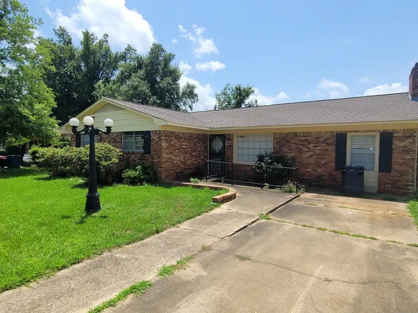 1577 Azalea Dr, Clarksdale, MS 38614