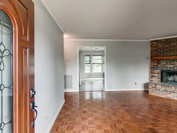 4th image of 3393 Polly Dr