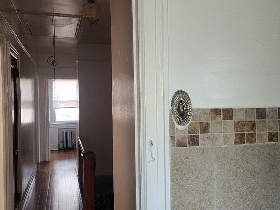 3rd image of 4121 Barnes Ave #2