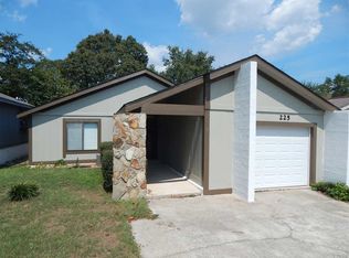 225 Atrium Ct, Warner Robins, GA 31088