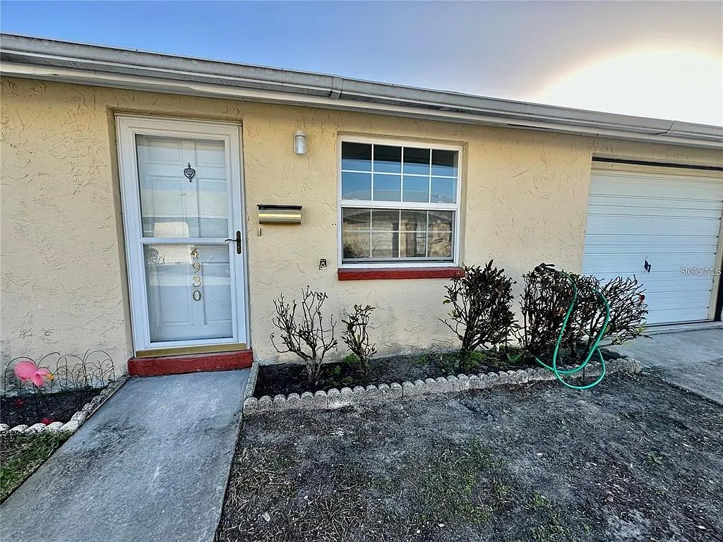 2 bed, 1.0 bath, 722 sqft, $1,400 — Photo 2