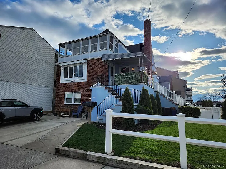 61 Roosevelt Blvd #3 — Photo 2
