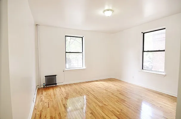Rented by Park Property Advisors | media 3