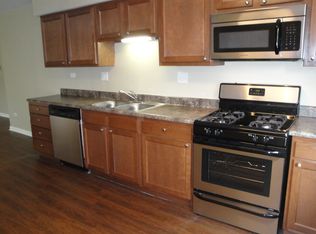 1530 Dempster St APT 204, Mount Prospect, IL 60056