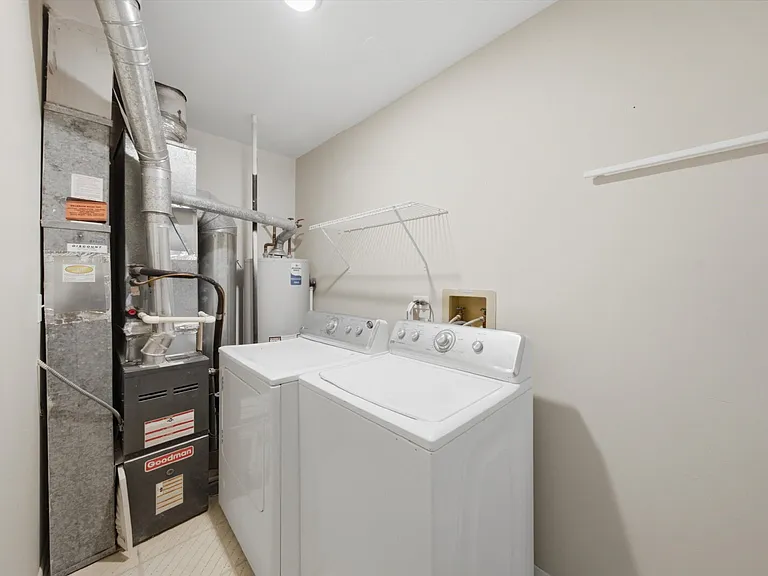 610 Woodhaven Dr — Photo 11