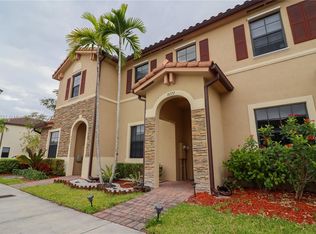 9277 W 33rd Way, Hialeah, FL 33018