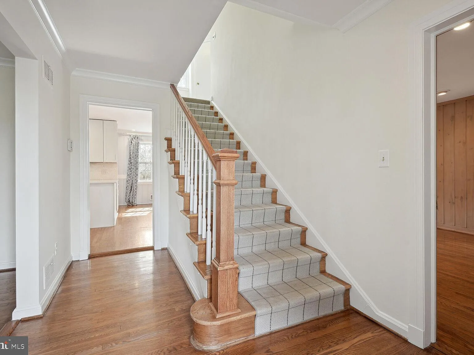 6 bed, 4.0 bath, 3565 sqft, $7,000 — Photo 2