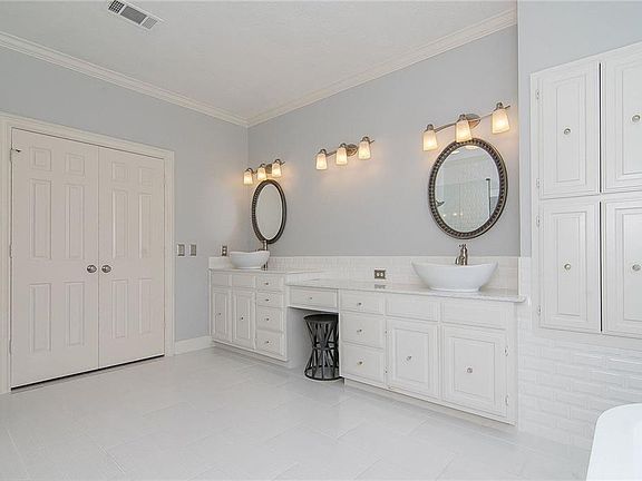 5th image of 4323 Briargrove Ln