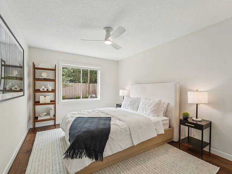Wayzata Lake Apartments — Photo 31