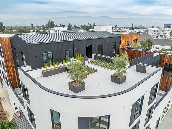 4th image of 4508 Mariota Ave #212