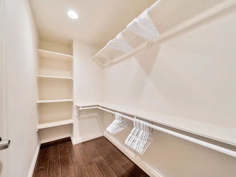 13341 Cromwell Dr — Photo 47