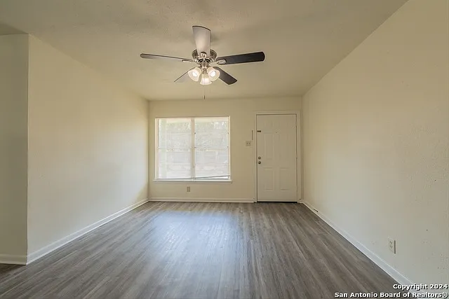 131 Brettonwood Dr — Photo 5
