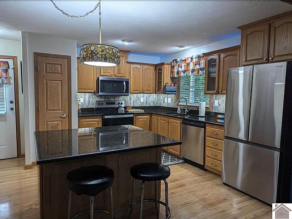 4th image of 99 Paradise Ln