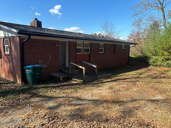 Easy rear entrance with parking just a few feet away.