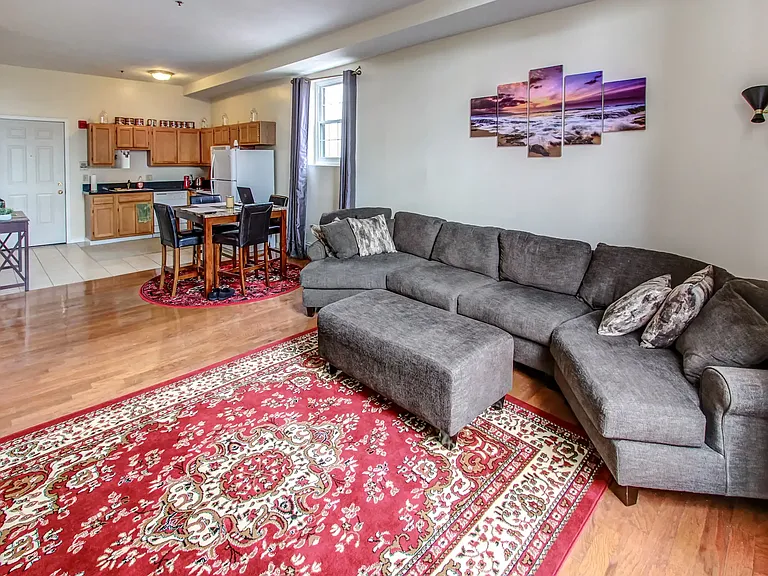 Clinton Square Suites — Photo 17