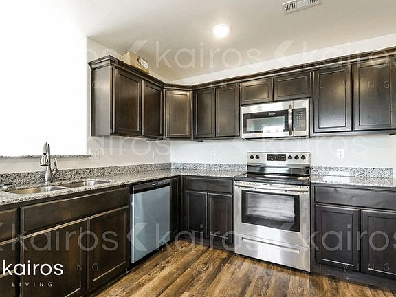 4th image of 803 Granite Cir