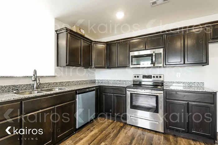 803 Granite Cir — Photo 4