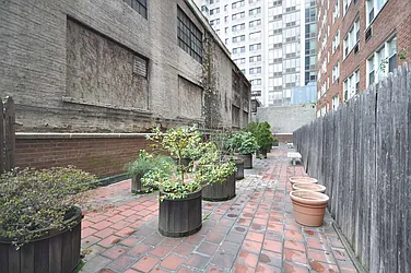 404 East 66th Street in Lenox Hill