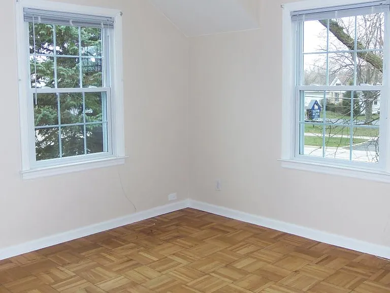715 W Exchange St — Photo 10