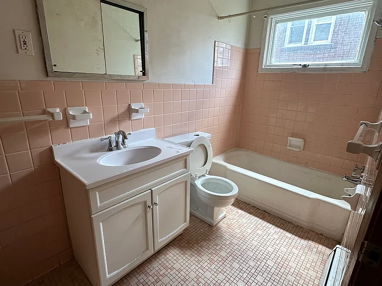 460 Pierce St N #6 — Photo 3