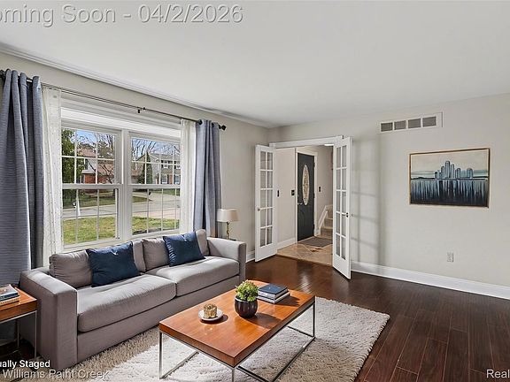 3rd image of 893 Dressler Ln