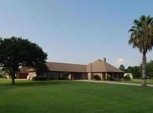 12424 32nd St, Santa Fe, TX 77510