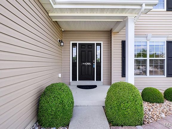 3rd image of 1705 Misty Manor Ct