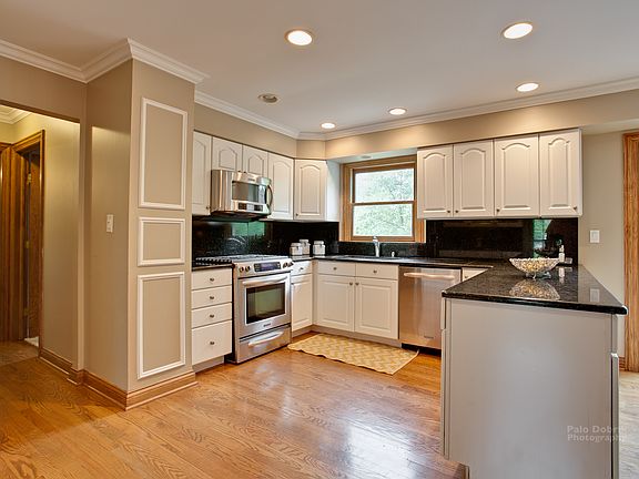 2nd image of 1106 Dawes St