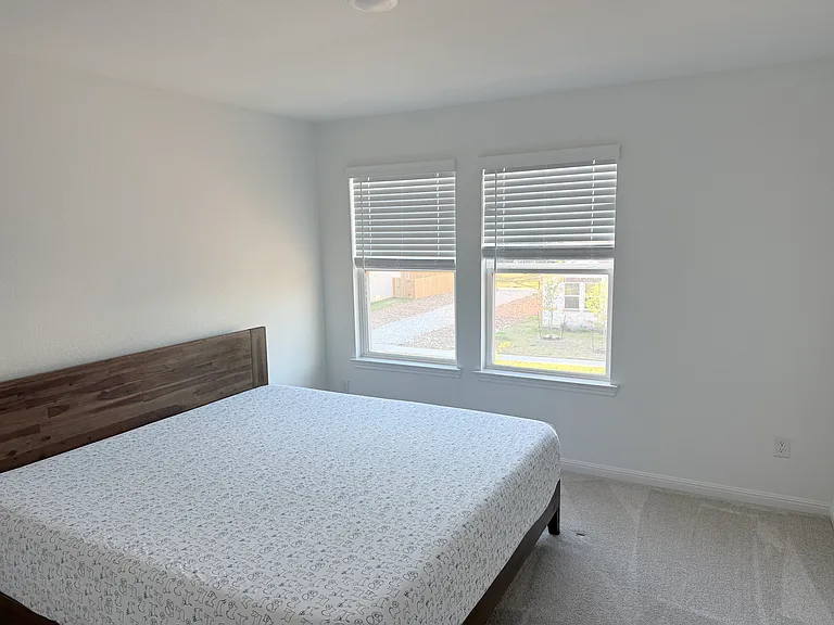 325 Andesite Trl — Photo 8