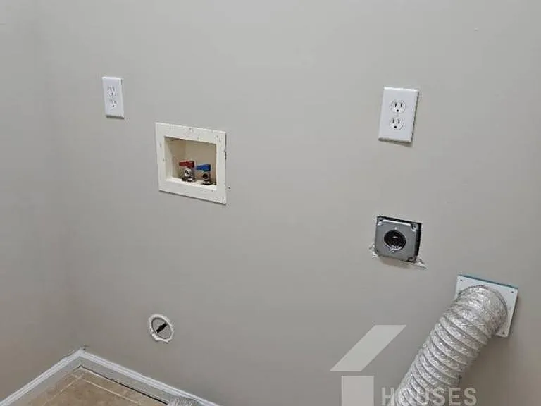 210 Stapleford Park Dr — Photo 23